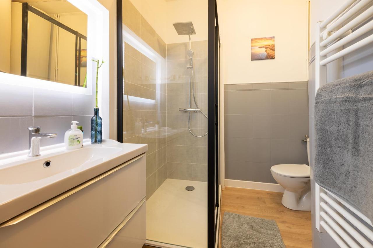 Air-Conditioned Flat With Terrace - Private & Independent - 루르드 외부 사진